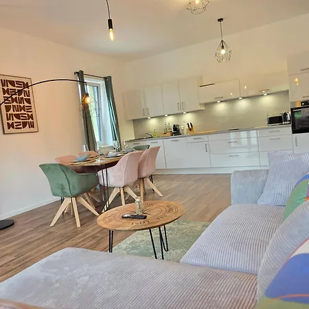 アパート Black Forest -4- I Design I Boxspring I Balkon Mit Ausblick I Parkplatz オーバーハルマースバッハ